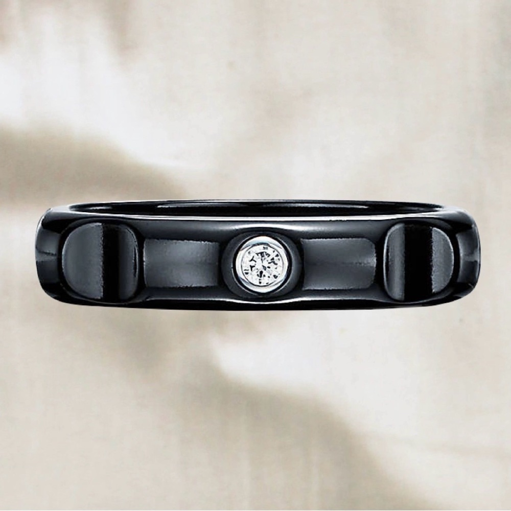 Tiffany&co black titanium ring with small diamond with original Tiffany box